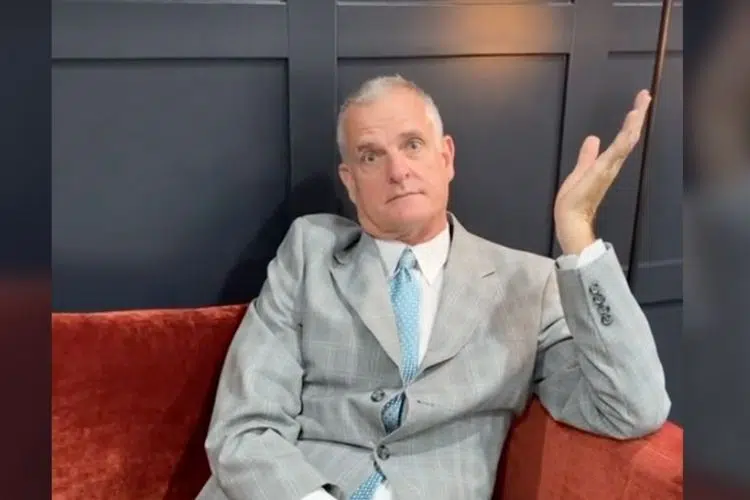 The Difference between our Customer Service and Big Box Law Firms Orlando attorney Frank Eidson wondering why big box law firms do not provide good customer service